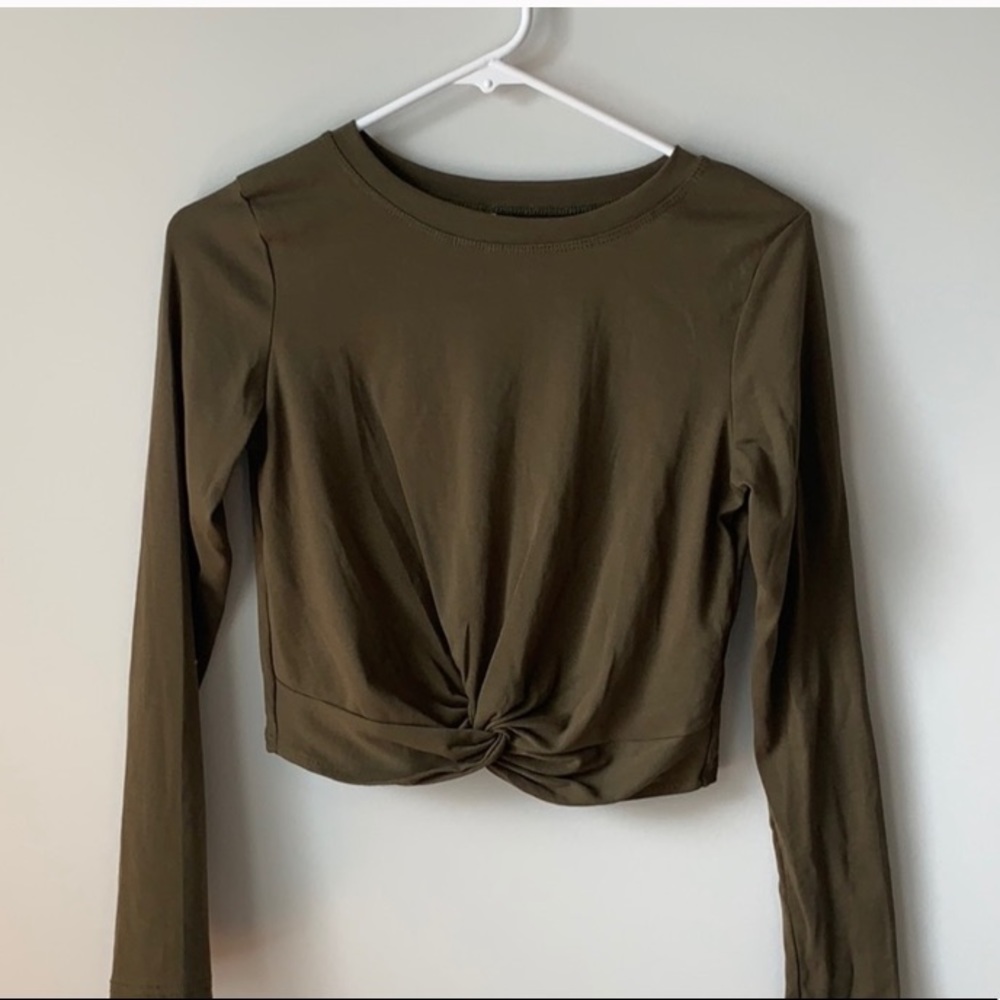Knot crop top